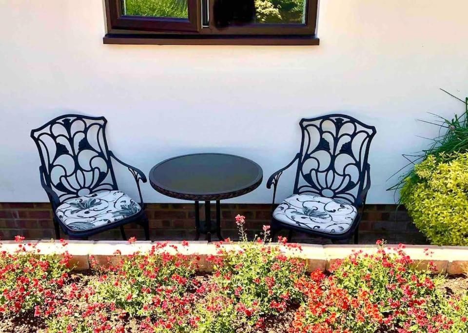 Linden Suite Goring Exteriör bild