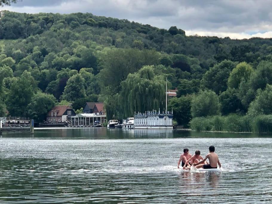 Linden Suite Goring Exteriör bild